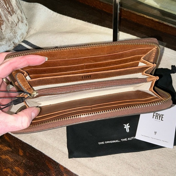NWT Frye Leather Melissa Zip Around Wallet Cognac Brown Retail $158 - Picture 8 of 9